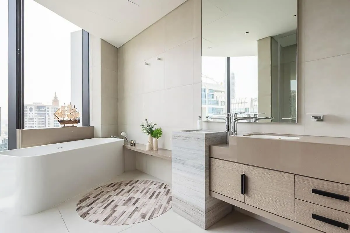 Frank Porter - The Address Jbr Dubai Apartment