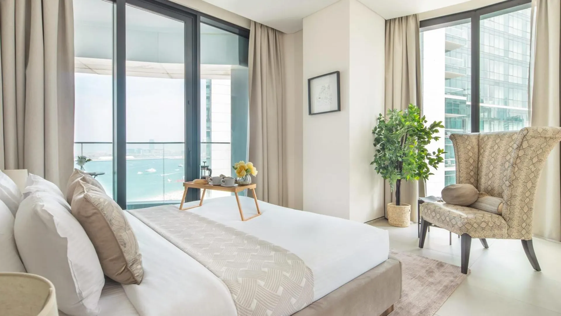 Frank Porter - The Address Jbr Dubai Apartment